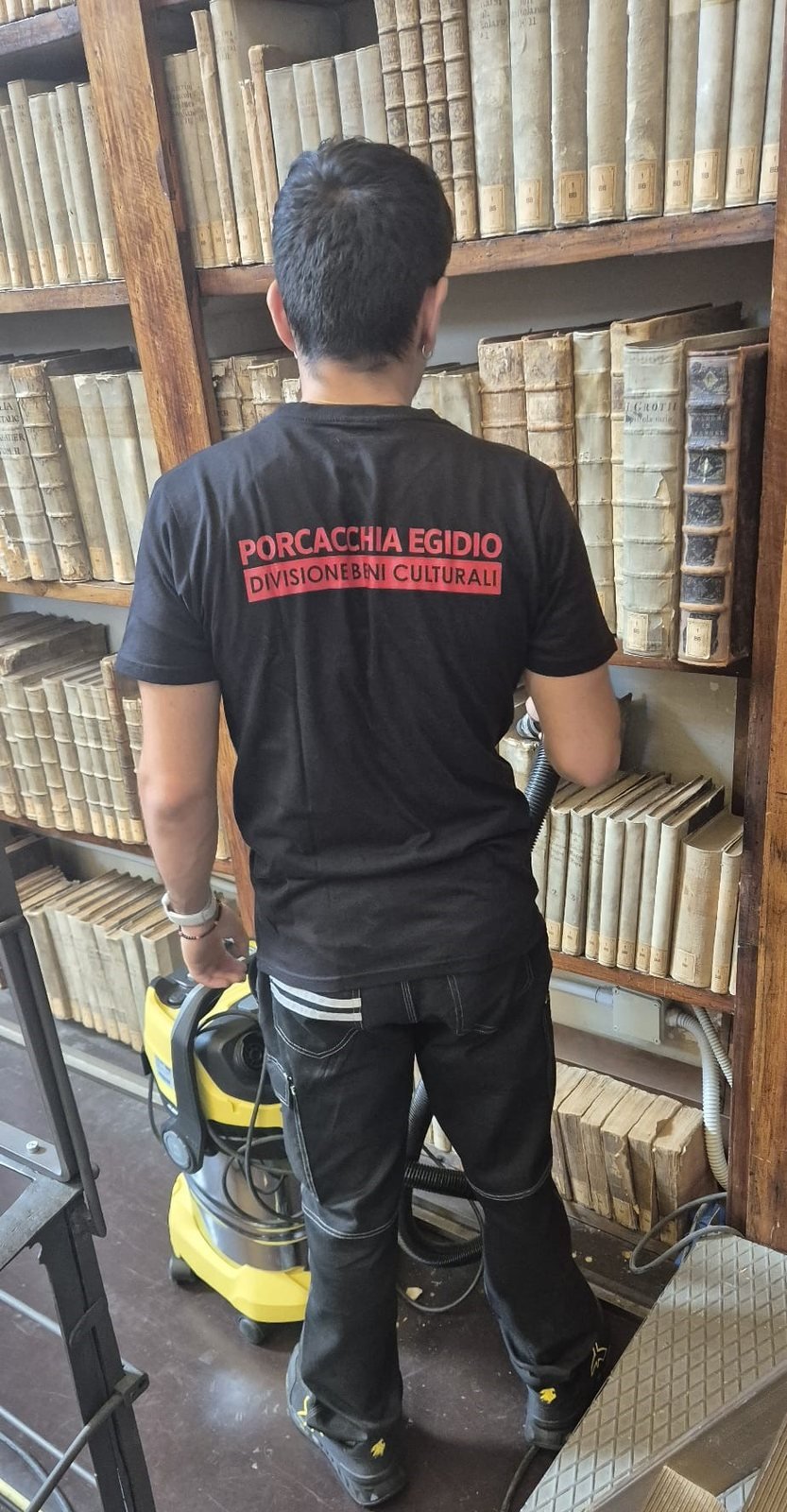 Depolveratura con aspiratore HEPA H14 su volume storico