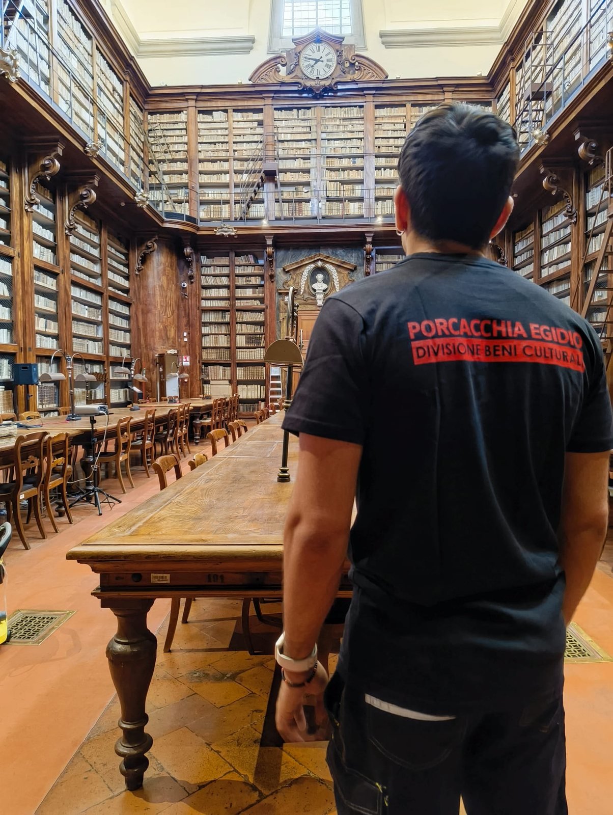 Biblioteca storica italiana durante un intervento Porcacchia Egidio
